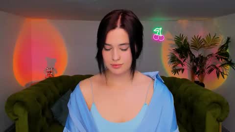 Amelia online show from 10-09-25, 01:20