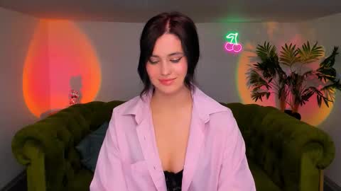 Amelia online show from 10-10-25, 09:47