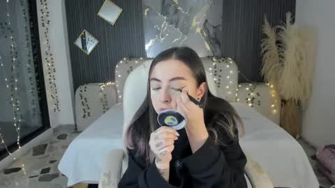 Snapshot of ladysweetts chatting on 01-09-26, 04:26 Lady online show from 01-09-26, 04:26