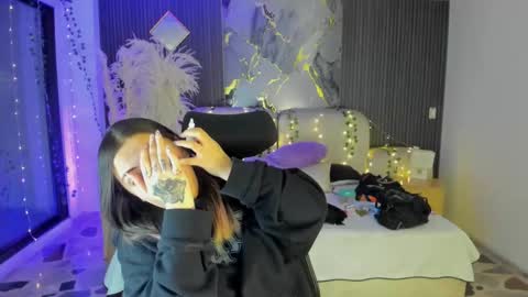 Snapshot of ladysweetts chatting on 02-07-26, 04:16 Lady online show from 02-07-26, 04:16