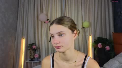 Snapshot of lafeti chatting on 10-05-25, 06:56 Lilia online show from 10-05-25, 06:56