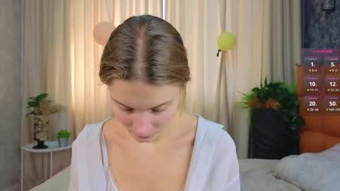 Snapshot of lafeti chatting on 10-20-25, 06:36 Lilia online show from 10-20-25, 06:36