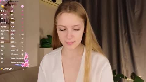 Snapshot of lafeti chatting on 11-27-25, 06:15 Lilia online show from 11-27-25, 06:15