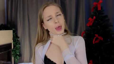 Snapshot of lafeti chatting on 12-05-25, 06:33 Lilia online show from 12-05-25, 06:33