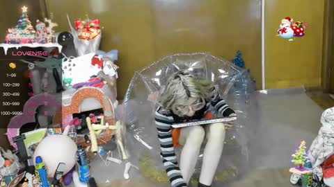 Snapshot of laflakita21 chatting on 12-22-25, 08:17 Skinnygirl online show from 12-22-25, 08:17