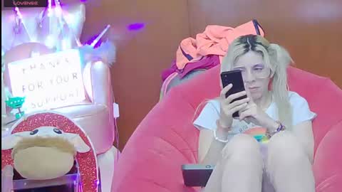 Snapshot of laflakita21 chatting on 07-10-26, 01:32 Skinnygirl online show from 07-10-26, 01:32