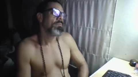 La Genova esta Dura beard boy male dick mastubate latinosexy latinohot latino glasses mature strong stronglegs online show from 04-18-26, 05:11