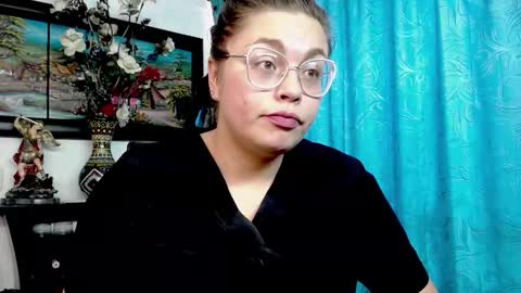 laia_hadid online show from 02-02-26, 06:06