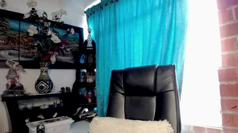 laia_hadid online show from 04-23-26, 02:41