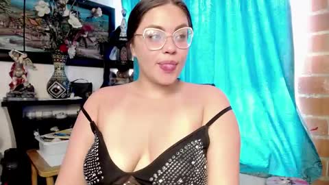 laia_hadid online show from 04-27-26, 06:06