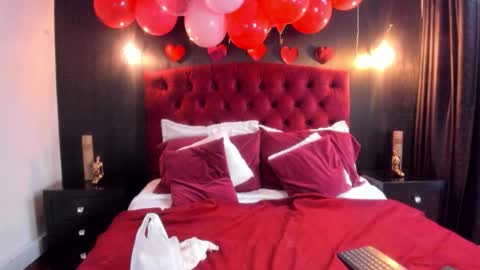 Snapshot of laia_jonees chatting on 02-19-26, 12:01 Laia online show from 02-19-26, 12:01