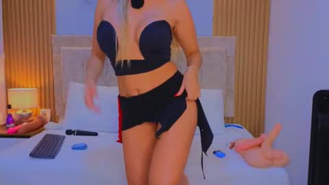 laiamilf online show from 02-02-26, 11:58