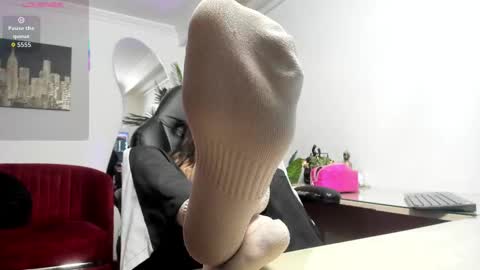 Snapshot of laila_angel chatting on 09-17-25, 11:45 laila_angel online show from 09-17-25, 11:45