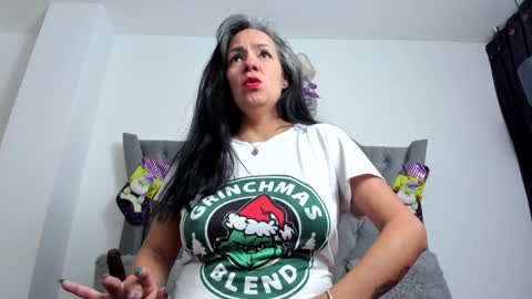 Snapshot of lailacastillomilf chatting on 12-12-24, 10:34 Lailacastillo online show from 12-12-24, 10:34