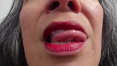 Snapshot of lailacastillomilf chatting on 02-11-25, 11:10 Lailacastillo online show from 02-11-25, 11:10