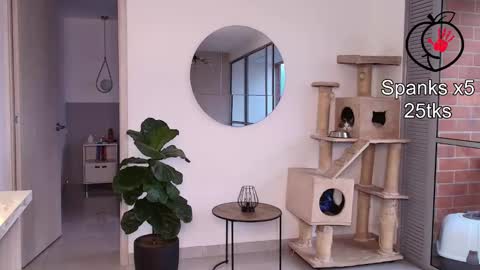 Snapshot of laira_scott chatting on 02-11-26, 10:48 Laira online show from 02-11-26, 10:48