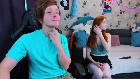 Snapshot of laksmrrr chatting on 01-12-25, 10:45 Lu Alex online show from 01-12-25, 10:45