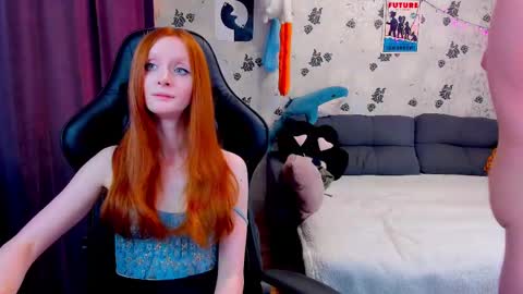 Snapshot of laksmrrr chatting on 02-21-25, 01:44 Lu Alex online show from 02-21-25, 01:44