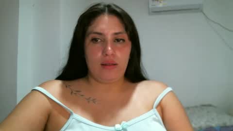 laura gomez online show from 01-08-25, 04:44