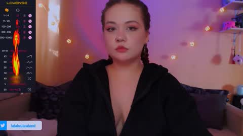 Snapshot of lala_loulou chatting on 10-18-25, 12:06 Nicky online show from 10-18-25, 12:06