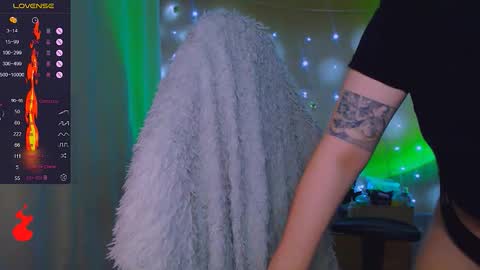 Snapshot of lala_loulou chatting on 01-17-26, 10:35 Nicky online show from 01-17-26, 10:35