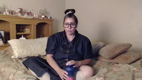 Snapshot of lalaisallbad chatting on 10-27-25, 01:42 Naomi Rose online show from 10-27-25, 01:42
