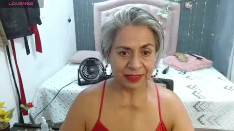 Snapshot of lalisha_96 chatting on 07-31-26, 12:43 lalisha online show from 07-31-26, 12:43