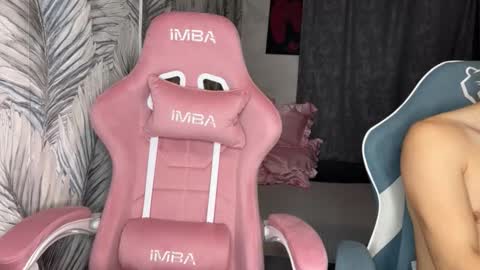 Snapshot of lallyrose69 chatting on 12-20-25, 01:07 lallyrose69 online show from 12-20-25, 01:07