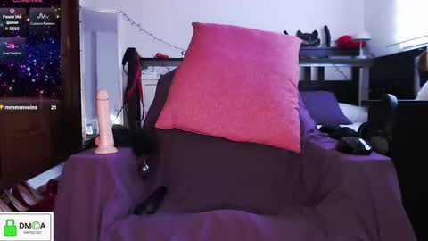 Lola online show from 11-13-25, 05:12