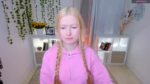 Laly online show from 03-04-26, 07:36