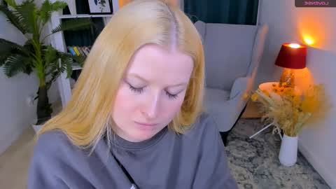 Laly online show from 03-19-26, 11:47