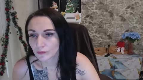 Snapshot of lalyaskyy chatting on 12-21-25, 11:28 Lalya online show from 12-21-25, 11:28