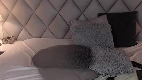 Laly Castro online show from 01-19-25, 01:53