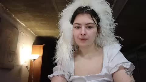 Snapshot of lama111111mama chatting on 12-24-24, 09:44 I work 5PM to 9 PM EST New York online show from 12-24-24, 09:44