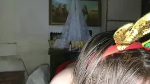 Snapshot of lama111111mama chatting on 12-22-25, 06:38 I work 5PM to 9 PM EST New York online show from 12-22-25, 06:38