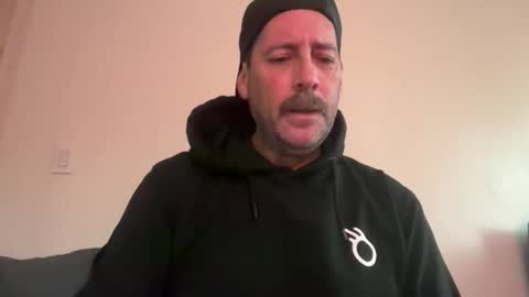 Snapshot of lampin1 chatting on 12-15-25, 07:18 lampin1 online show from 12-15-25, 07:18