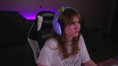 Snapshot of lana_del_kay chatting on 10-26-25, 08:48 Kay online show from 10-26-25, 08:48