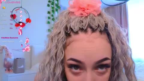 Snapshot of lana_me chatting on 02-25-25, 05:52 Milana online show from 02-25-25, 05:52