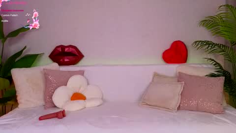 Snapshot of lana_me chatting on 09-15-25, 02:33 Milana online show from 09-15-25, 02:33