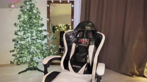 Lana online show from 12-11-24, 11:08