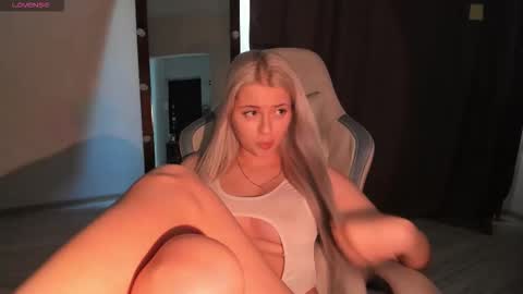 Lana online show from 09-14-25, 10:14