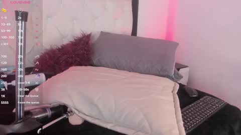 Snapshot of lanaamills chatting on 10-26-25, 05:30 Lana online show from 10-26-25, 05:30