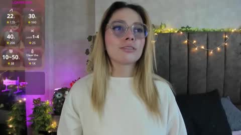 Snapshot of lanaamills chatting on 02-22-26, 05:40 Lana online show from 02-22-26, 05:40