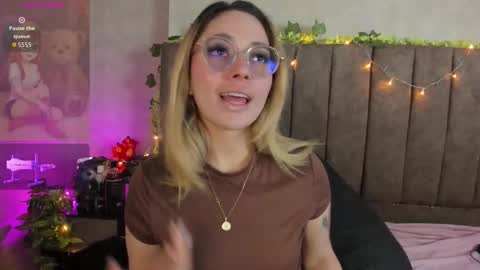 Snapshot of lanaamills chatting on 03-02-26, 07:15 Lana online show from 03-02-26, 07:15