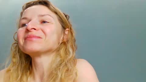 Lana online show from 09-21-25, 12:29