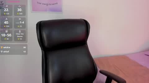 LanaJones online show from 04-18-26, 07:07