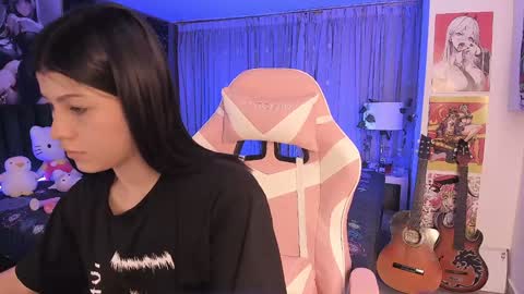 Snapshot of lanakyutt chatting on 01-11-25, 11:35 L A N A online show from 01-11-25, 11:35