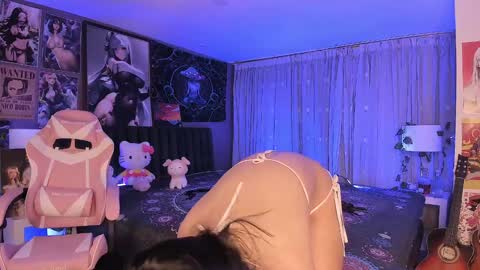 Snapshot of lanakyutt chatting on 01-12-25, 02:45 L A N A online show from 01-12-25, 02:45
