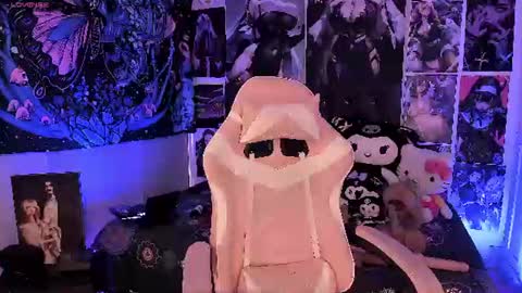 LanaKyutt666 online show from 06-17-26, 06:42