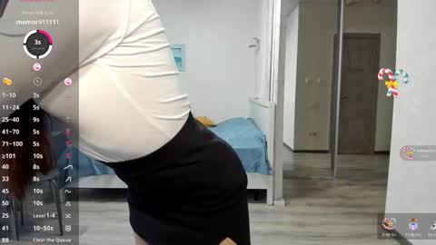 Snapshot of lanalandd chatting on 03-05-25, 01:17 Lana online show from 03-05-25, 01:17